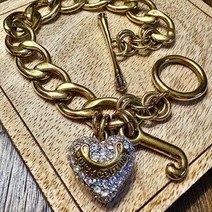 *VINTAGE* Juicy Couture Chunky Gold Charm Bracelet with Rhinestone Heart